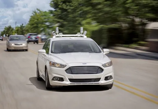 Ford punta al pilota automatico per tutti nel 2025