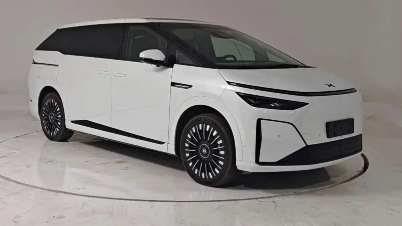 Nuova Xpeng X9 Ultra: 3 chip Turing AI e potenza di calcolo di 2250 TOPS per il monovolume elettrico