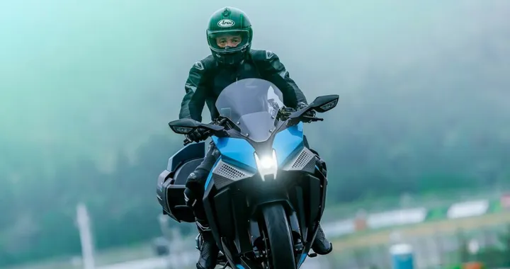 Kawasaki, ecco il suo prototipo di moto ad idrogeno