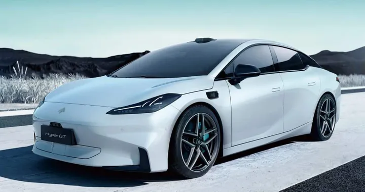 Hyper GT: la nuova berlina elettrica di GAC Aion da 710 km