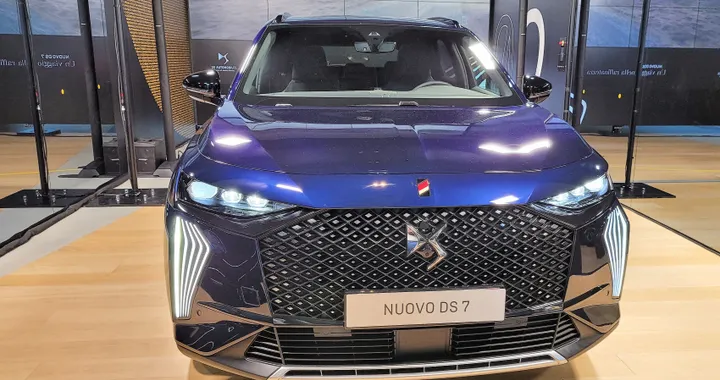 Nuovo DS 7, prezzi e allestimenti del SUV premium: solo diesel o ibrido plug-In