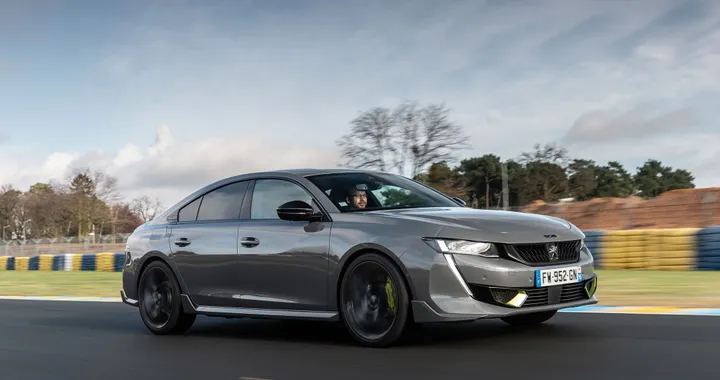 Peugeot 508 Sport Engineered: la sportiva Plug-in si può ordinare in Italia