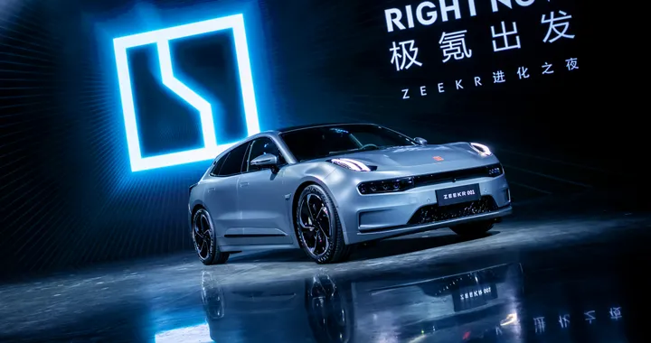 Zeekr 001, nuova elettrica con ricarica sino a 360 kW