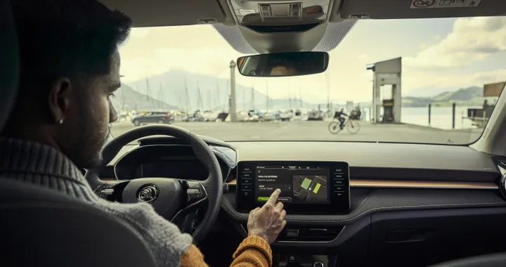 Skoda Pay to Park disponibile, presto in Italia parcheggio da auto e smartphone