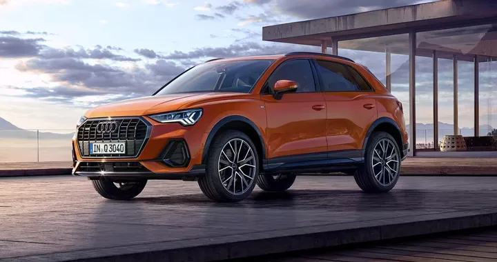 Audi Q3 2025 in nuove foto spia. Il SUV si scopre sempre di più