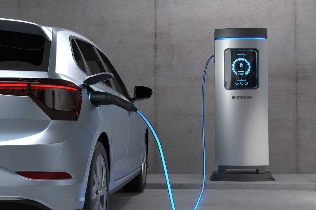 Anteprima: Auto elettriche, spunta un nuovo problema: colpa delle ricariche al mattino
