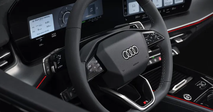 Nuova Audi Q3 Sportback 2025, interni e bagagliaio del SUV Coupé