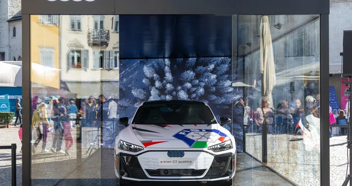 Audi e-tron GT quattro al Festival dello Sport di Trento con una livrea speciale