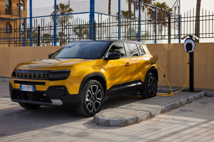 Jeep Avenger elettrica, l'offerta Jeep raddoppia con gli incentivi statali