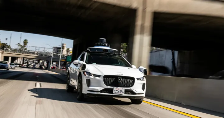 Waymo porta i robotaxi in autostrada a San Francisco, Los Angeles e Phoenix