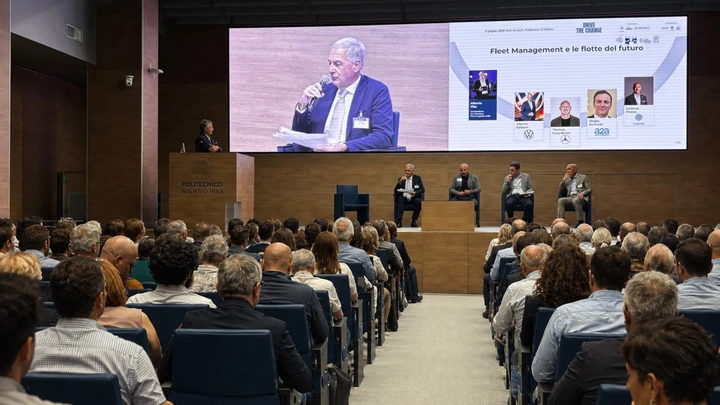 L'89% delle aziende ha già auto alla spina, ma non è tutto oro ciò che luccica