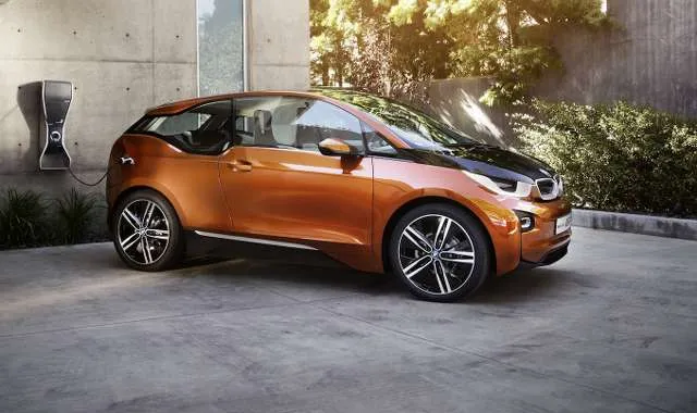 BMW i3 sfrutterà un propulsore da moto come range extender