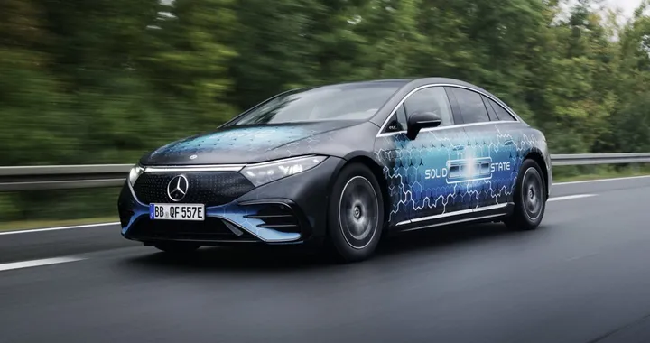 Mercedes EQS da record: 1.205 km con la batteria allo stato solido e senza ricaricare