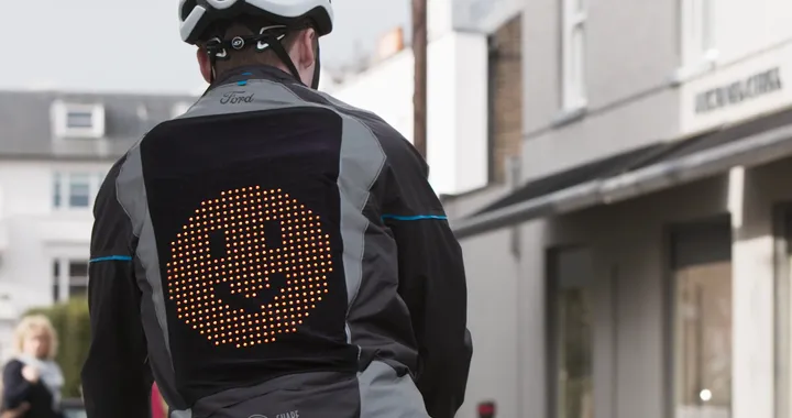 Ford Emoji Jacket: ciclisti e automobilisti si parlano con le faccine