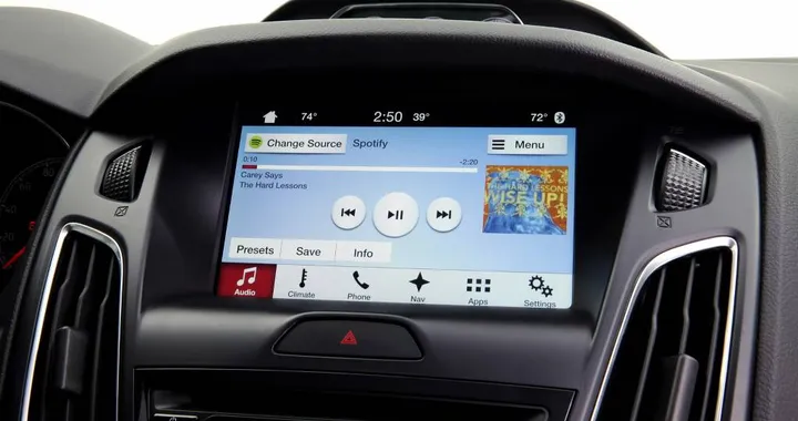 Ford SYNC 3 con supporto a CarPlay e Android Auto | video