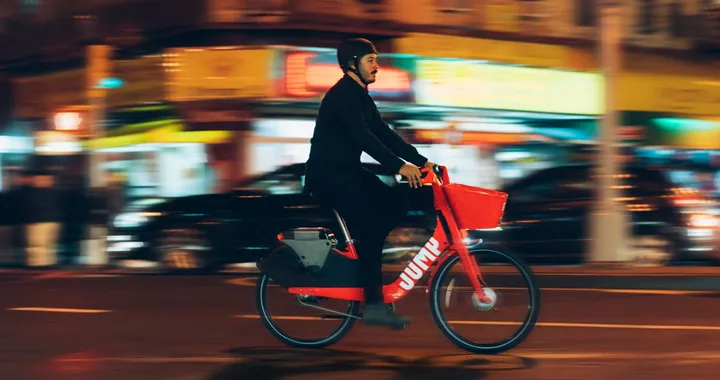 Uber, il futuro della mobilità eco-sostenibile è la bici elettrica a guida autonoma