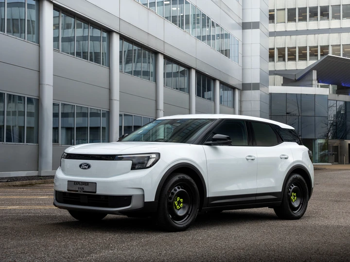 Ford Explorer Van: il SUV elettrico diventa furgone. Ma non tutti possono comprarlo
