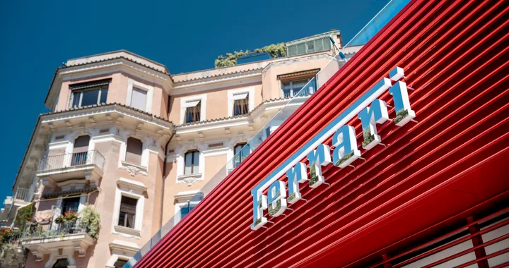 Debutto a Roma della nuova Corporate Identity di Ferrari. Ecco i valori principali