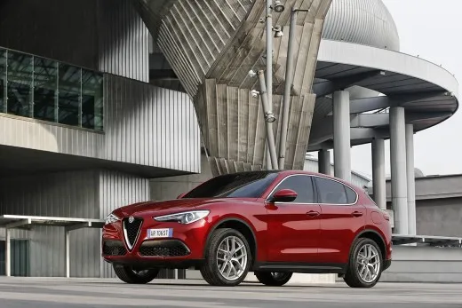 Alfa Romeo Stelvio, i prezzi per l'Italia partono da 50.800 euro