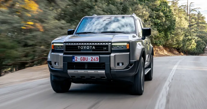 Toyota Land Cruiser, il fuoristrada adesso è anche ibrido