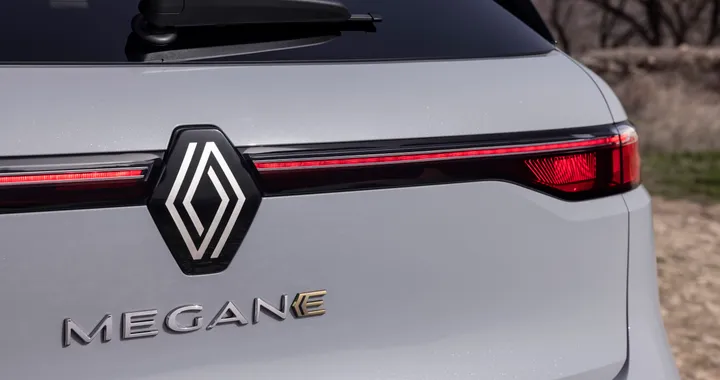 Renault valuta la vendita di una parte delle azioni Nissan