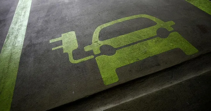 Auto elettriche: la Danimarca riconsidera gli incentivi dopo il tonfo del mercato