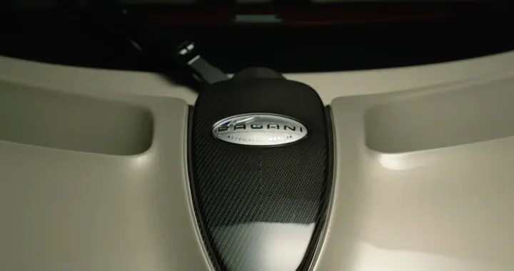 Pagani C10, video teaser della supercar V12 prima del debutto
