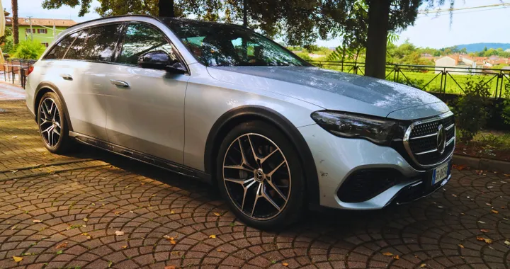 Mercedes Classe E 300 de All-Terrain: la wagon ibrida Diesel con consumi da record
