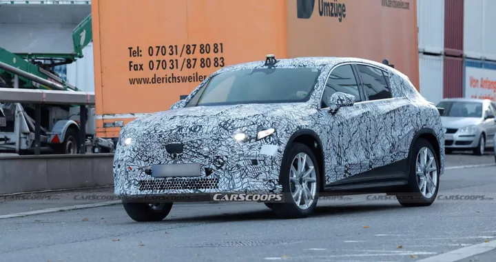 Mercedes GLC elettrica, proseguono i test su strada. Foto spia