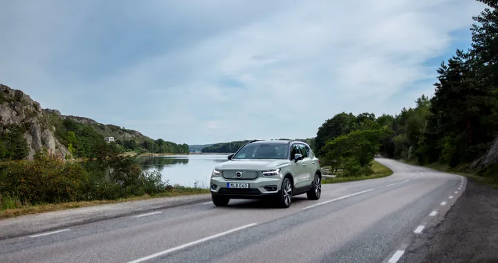 Volvo: la tecnologia per assistere chi guida e ridurre il livello di distrazione