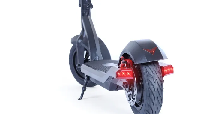 Lexgo R10: nuovo monopattino elettrico per la città con ruote da 10 pollici