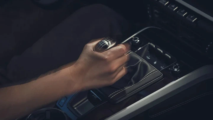 Il ritorno del cambio manuale, perché le supercar riscoprono il terzo pedale