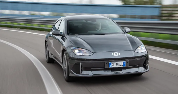 Hyundai IONIQ 6, al lavoro sul restyling dell'elettrica. Nuove foto spia
