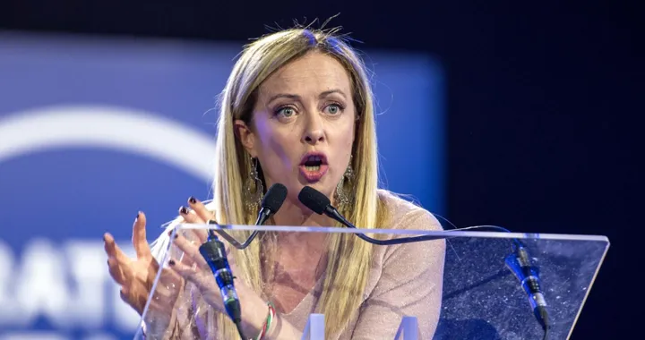 Meloni: il &quot;bando alle endotermiche mette in grande difficoltà l'industria auto europea&quot;