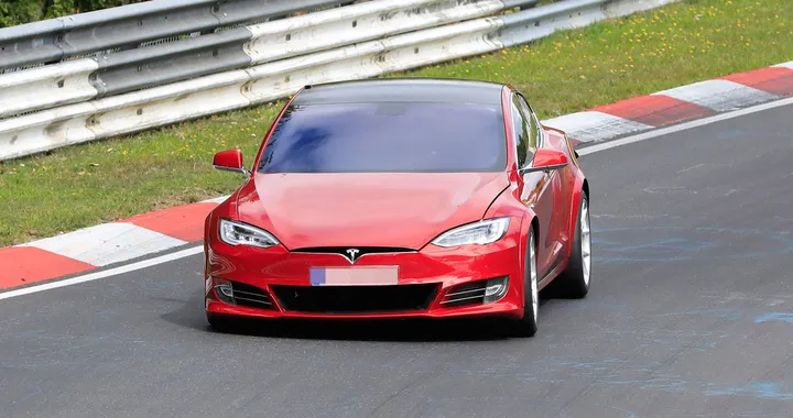 Tesla Model S Plaid avrà il pacco batteria strutturale e le celle 4680