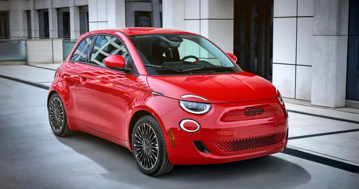 FIAT 500 elettrica, l'offerta con incentivi: da 9.950 euro, anticipo 0 e rate mensili da 99 euro