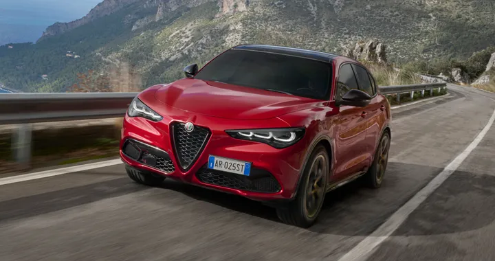 Alfa Romeo Giulia e Stelvio, dotazioni e prezzi della versione Intensa