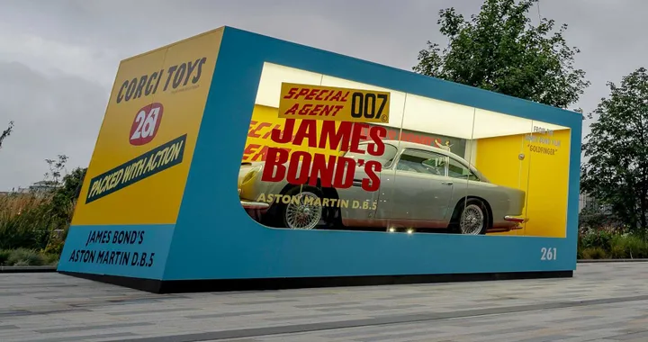 Per la Aston Martin DB5 &quot;non è tempo di morire&quot;. E quindi resuscita in una scatola