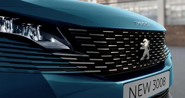 Peugeot 3008, debutta a listino l'ibrida Plug-in da 180 CV