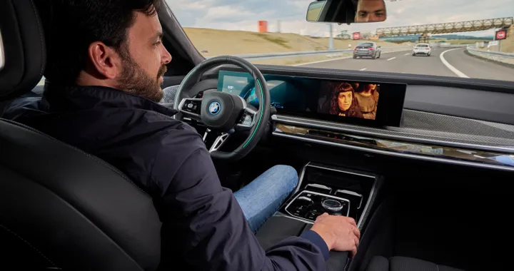 BMW Serie 7 con la guida autonoma di Livello 3 in Germania, ora distrarsi è legale