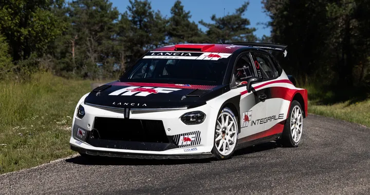 Lancia, parte la sfida al Mondiale Rally: svelata la nuova Ypsilon Rally2 HF Integrale