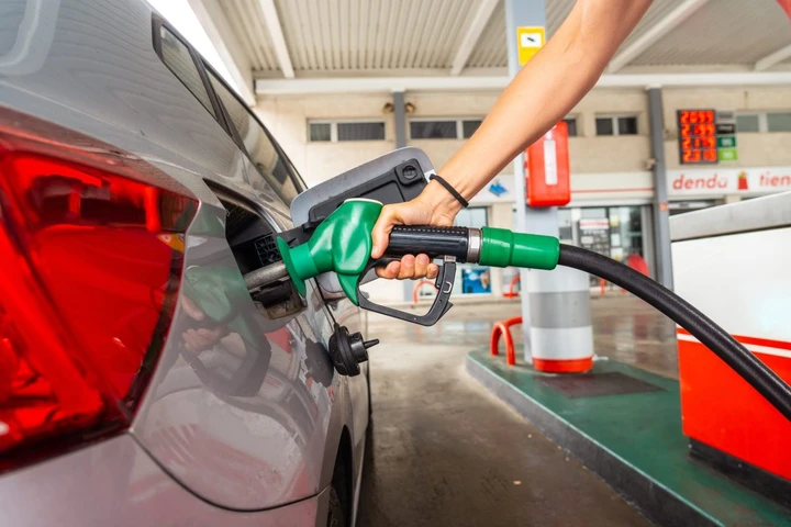 Carburanti, lo sconto non basta: solo 1 distributore su 4 tiene il diesel sotto 2,20 euro