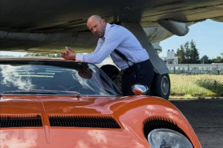 Jason Statham si regala una iconica Lamborghini storica