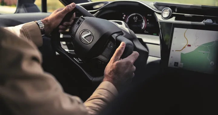 Lexus RZ, lo steer-by-wire reinventa la guida: ecco come funziona