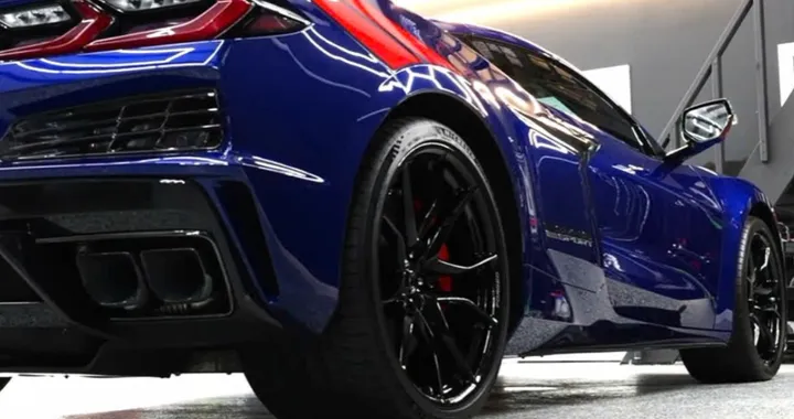 Compra una costosa supercar che si rompe dopo 1,6 km: primo viaggio da incubo