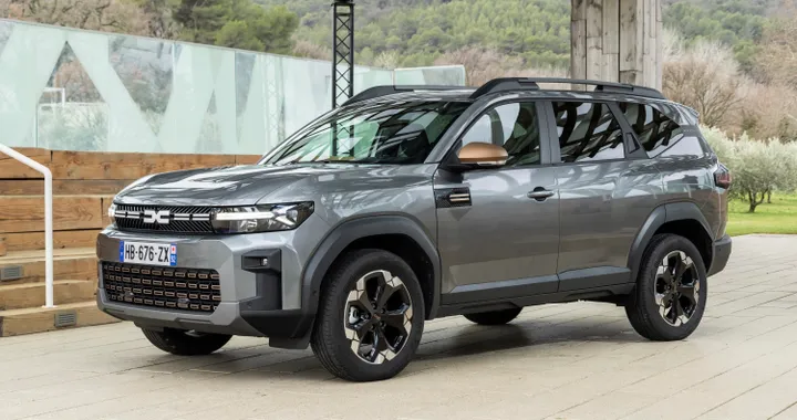 Dacia Bigster debutta sul mercato: lancia la sfida al segmento C
