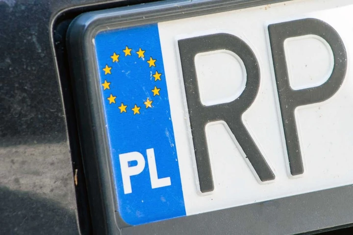 Targhe polacche al capolinea, scatta l’obbligo dell’assicurazione italiana