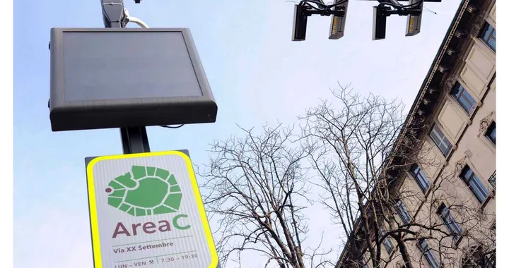 Milano: stop ad Area C ed al pagamento dei parcheggi sulle strisce blu
