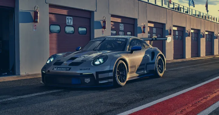 Porsche 911: un nuovo teaser anticipa il lancio della GT3