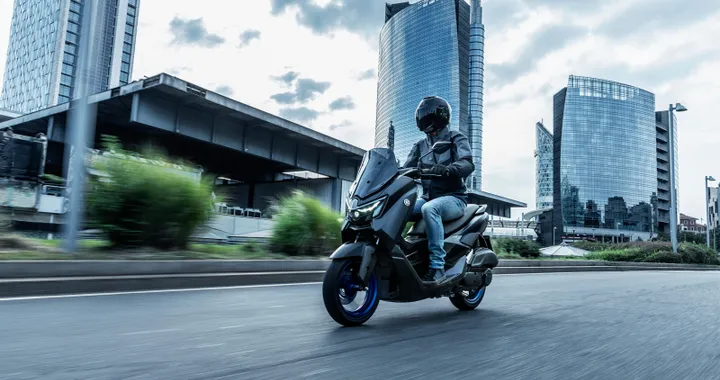Yamaha NMAX 125, scooter urbano: anche nella più ricca versione Tech MAX